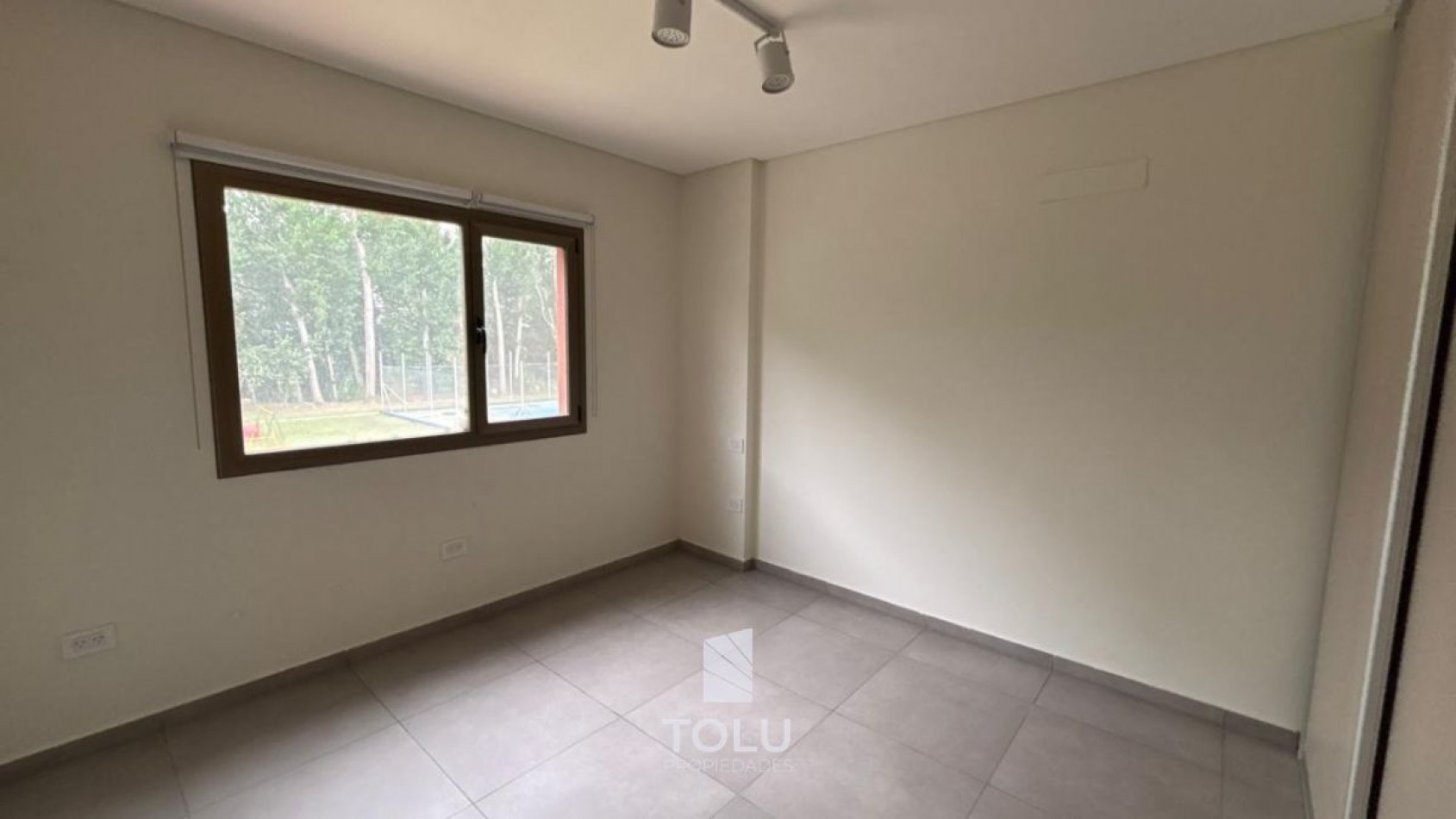 Casa 7 ambientes, laguna Blanca 