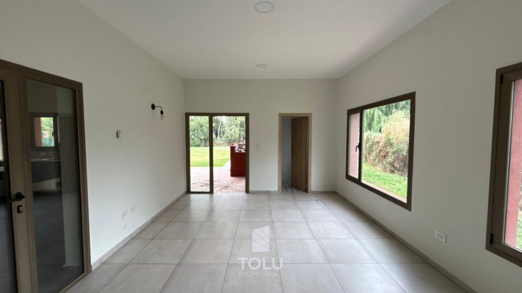 Casa 7 ambientes, laguna Blanca 