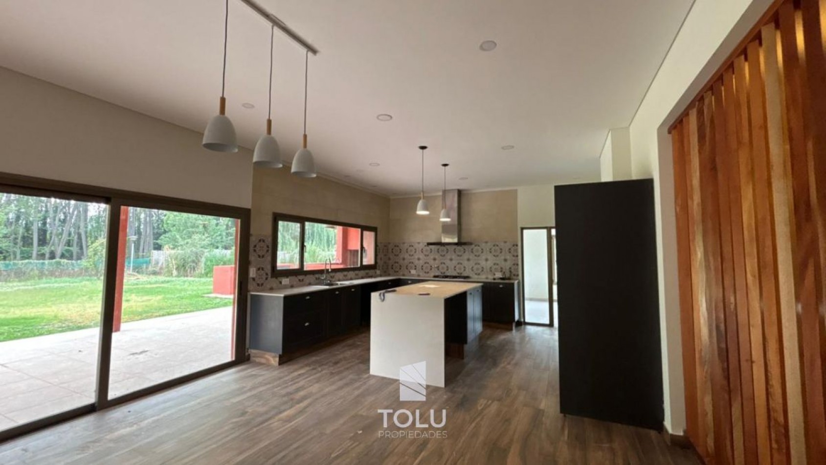 Casa 7 ambientes, laguna Blanca 