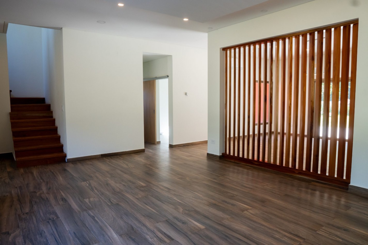 Casa 7 ambientes, laguna Blanca 