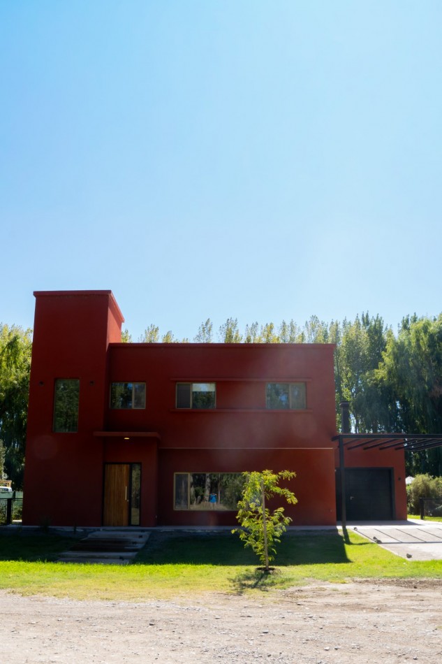Casa 7 ambientes, laguna Blanca 