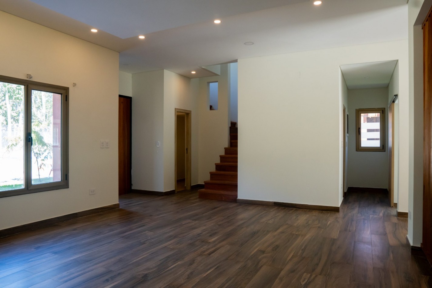 Casa 7 ambientes, laguna Blanca 