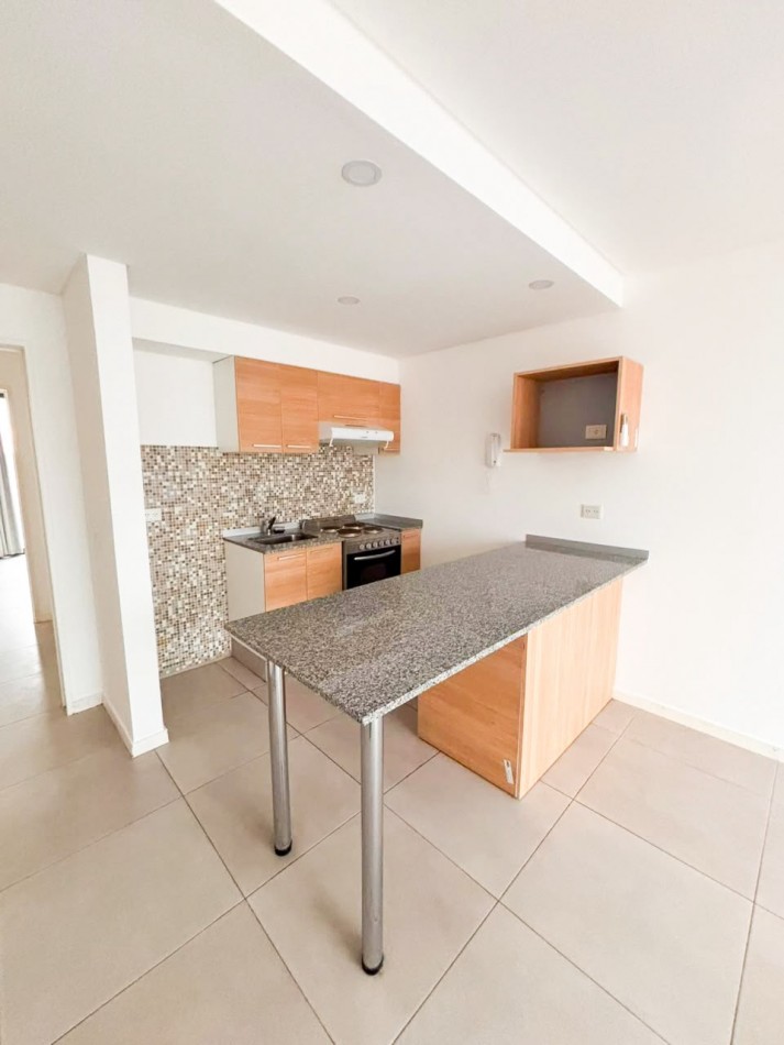Departamento en alquiler, Roca y Santiago del Estero