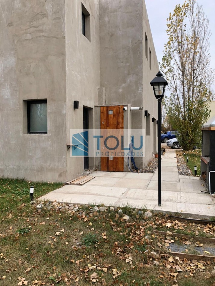 Venta casa 2 dormitorios, B privado los prados 