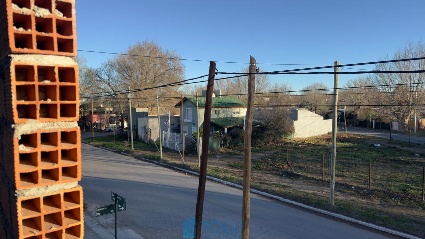 Local comercial, oficinas y deposito. Plottier, Santa Cruz 62