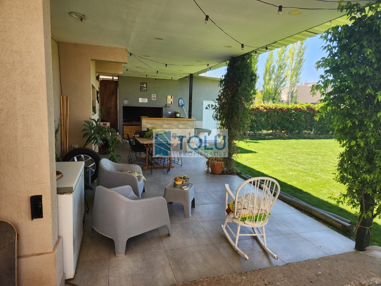 En venta casa 3 dormitorios, barrio cerrado Elementos, Plottier 