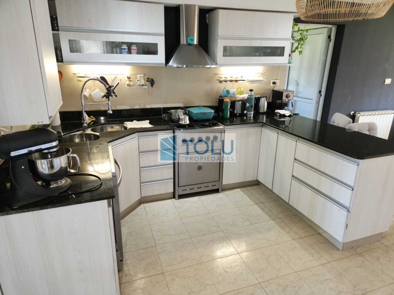 En venta casa 3 dormitorios, barrio cerrado Elementos, Plottier 