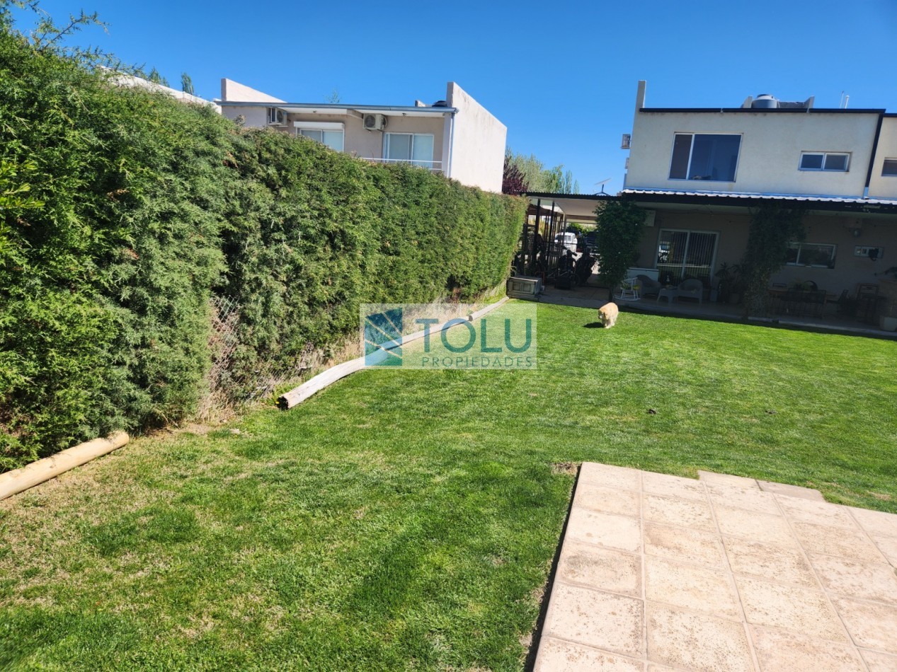 En venta casa 3 dormitorios, barrio cerrado Elementos, Plottier 