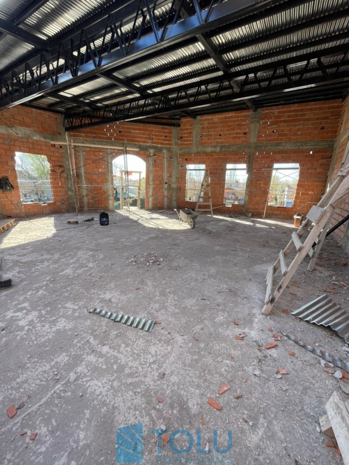 Local comercial, oficinas y deposito. Plottier, Santa Cruz 62