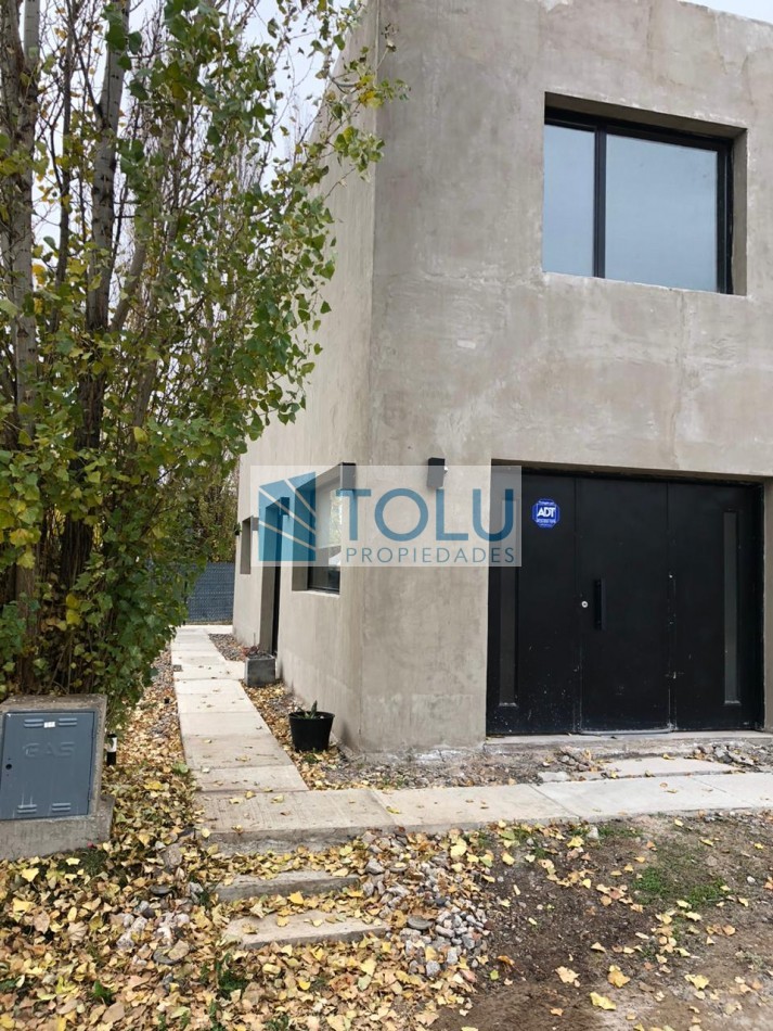Venta casa 2 dormitorios, B privado los prados 