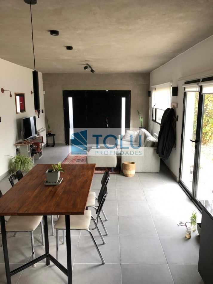 Venta casa 2 dormitorios, B privado los prados 
