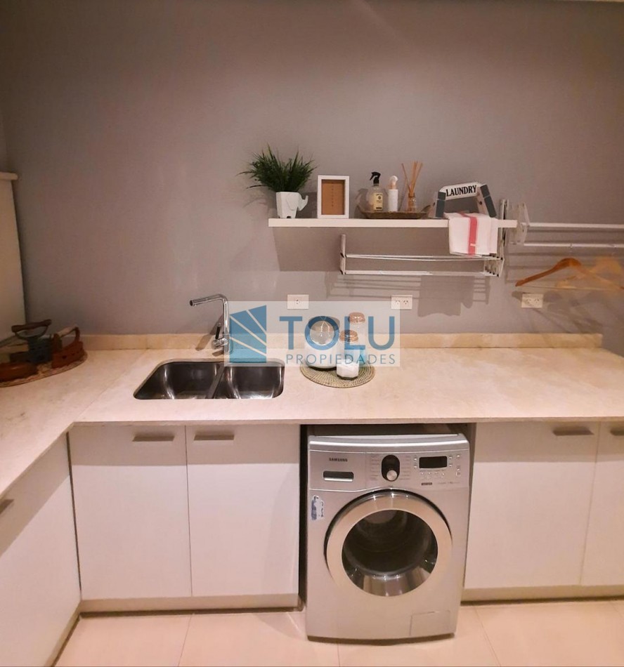 Casa en Venta dos plantas Cipolletti 5 dormitorios y 5 baños - parilla quincho y pileta Manzanar Millenium Cipolletti 