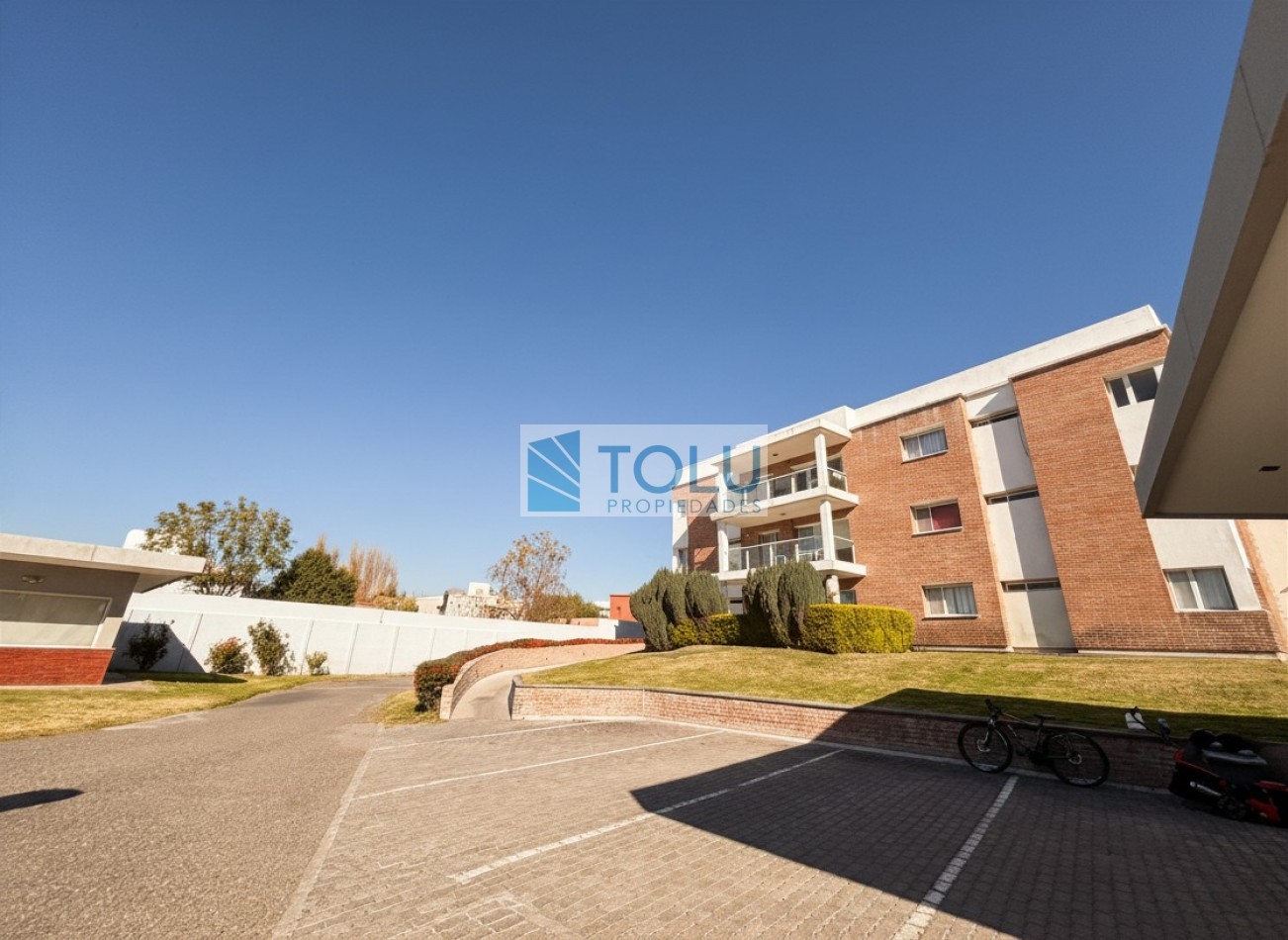 Venta departamento 3 dormitorios y 3 baños Jardines del rey Neuquen