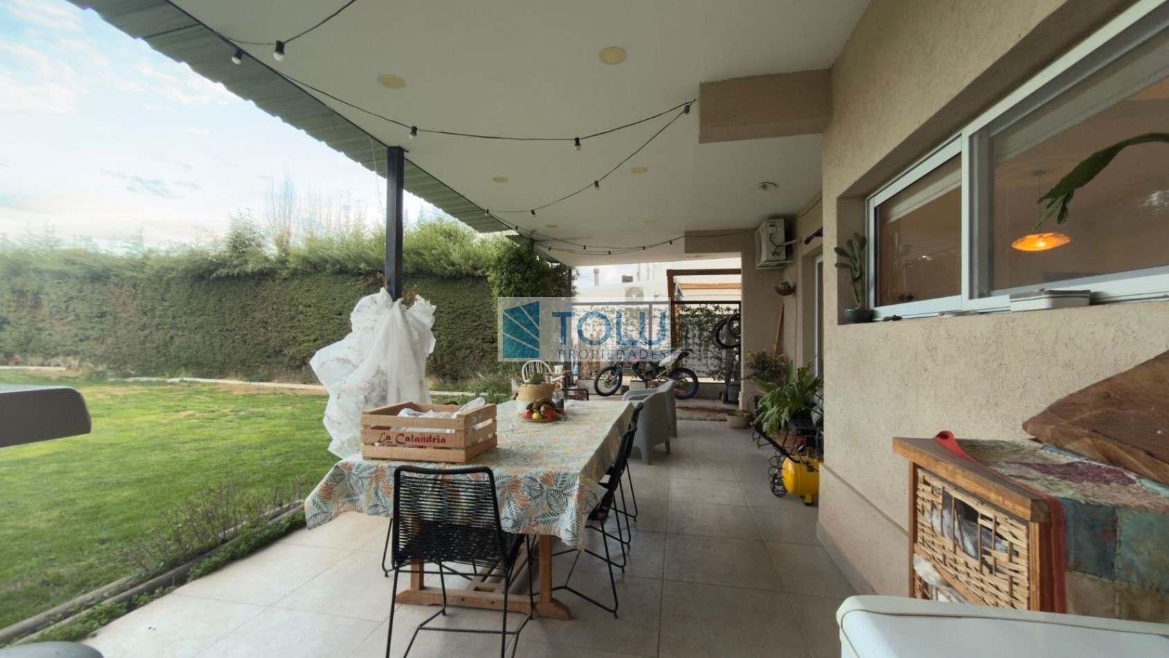 En venta casa 3 dormitorios, barrio cerrado Elementos, Plottier 