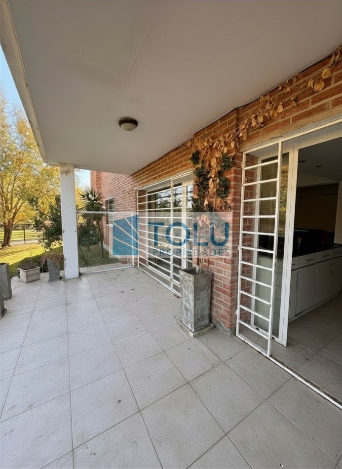Venta departamento 3 dormitorios y 3 baños Jardines del rey Neuquen