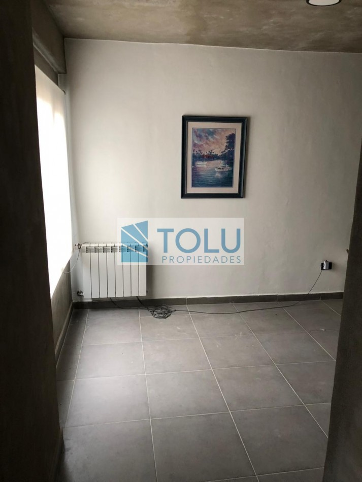 Venta casa 2 dormitorios, B privado los prados 