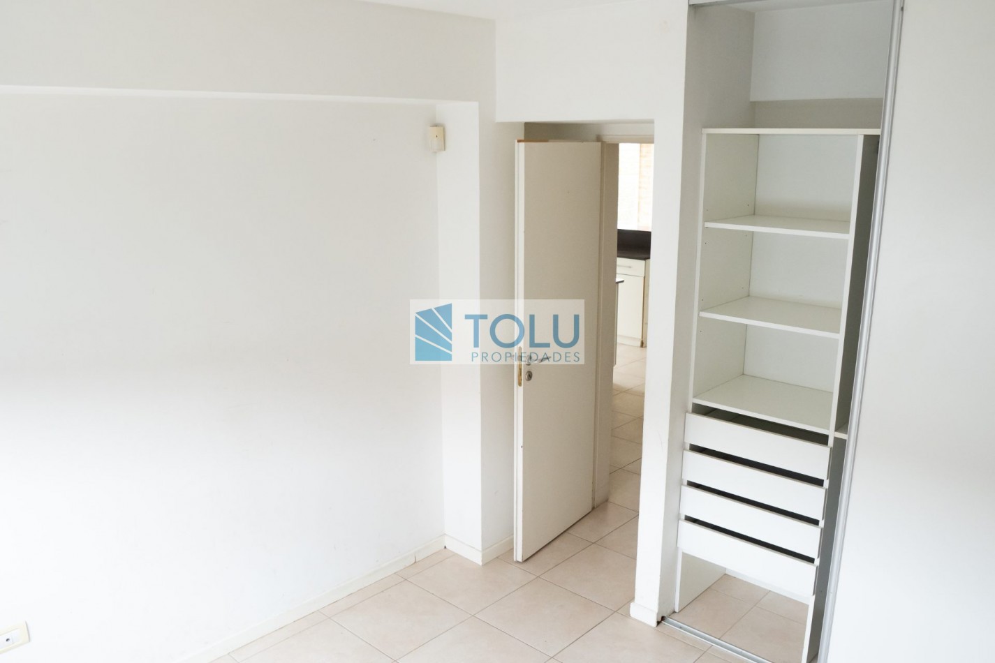 Venta departamento 3 dormitorios y 3 baños Jardines del rey Neuquen