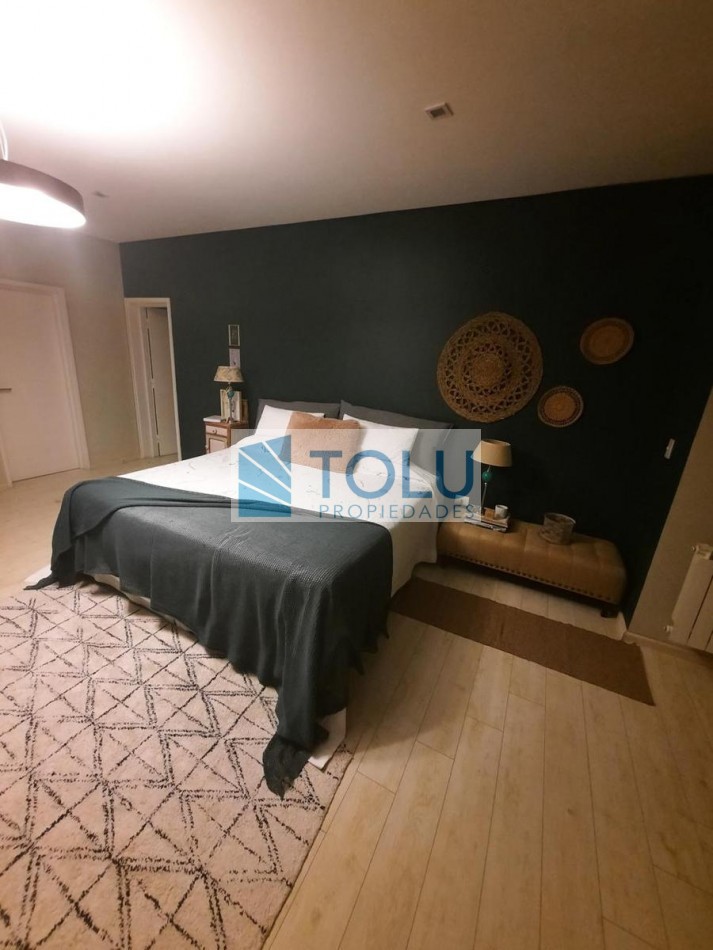 Casa en Venta dos plantas Cipolletti 5 dormitorios y 5 baños - parilla quincho y pileta Manzanar Millenium Cipolletti 