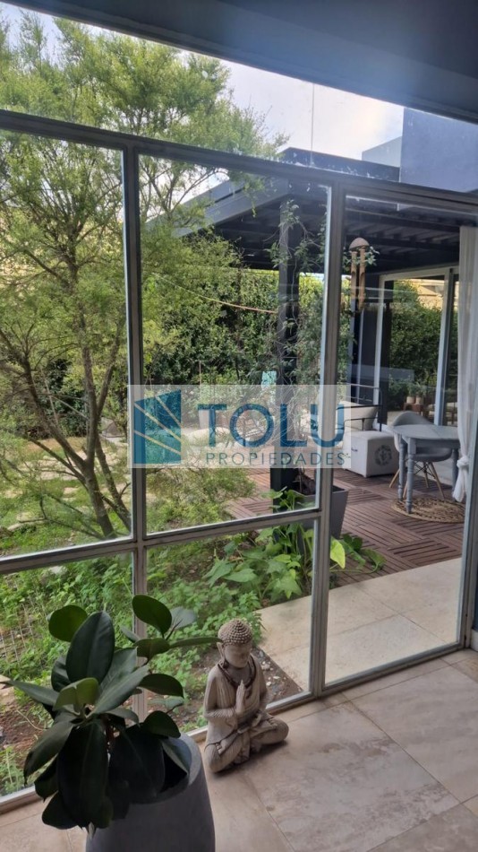 Casa en Venta dos plantas Cipolletti 5 dormitorios y 5 baños - parilla quincho y pileta Manzanar Millenium Cipolletti 