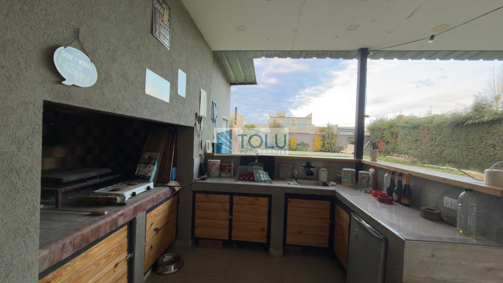 En venta casa 3 dormitorios, barrio cerrado Elementos, Plottier 