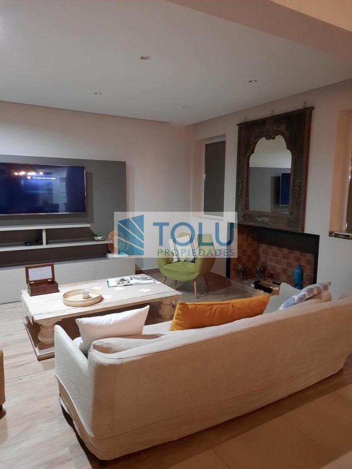Casa en Venta dos plantas Cipolletti 5 dormitorios y 5 baños - parilla quincho y pileta Manzanar Millenium Cipolletti 