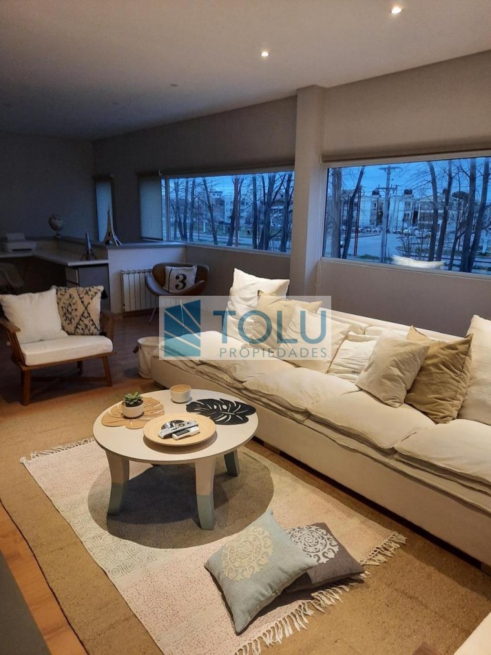 Casa en Venta dos plantas Cipolletti 5 dormitorios y 5 baños - parilla quincho y pileta Manzanar Millenium Cipolletti 