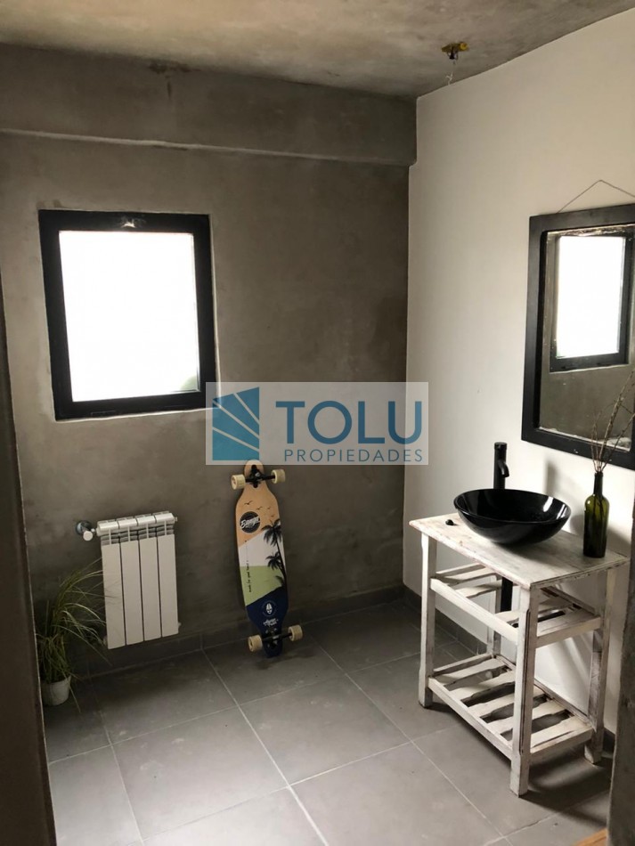 Venta casa 2 dormitorios, B privado los prados 